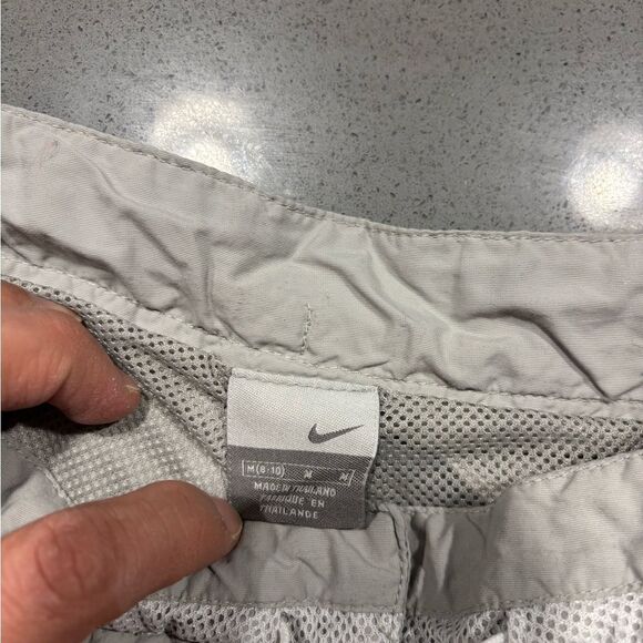 Vintage Women’s Grey Nike Shorts Hiking Running Swimming Size Medium 4” Inseam - Picture 3 of 4